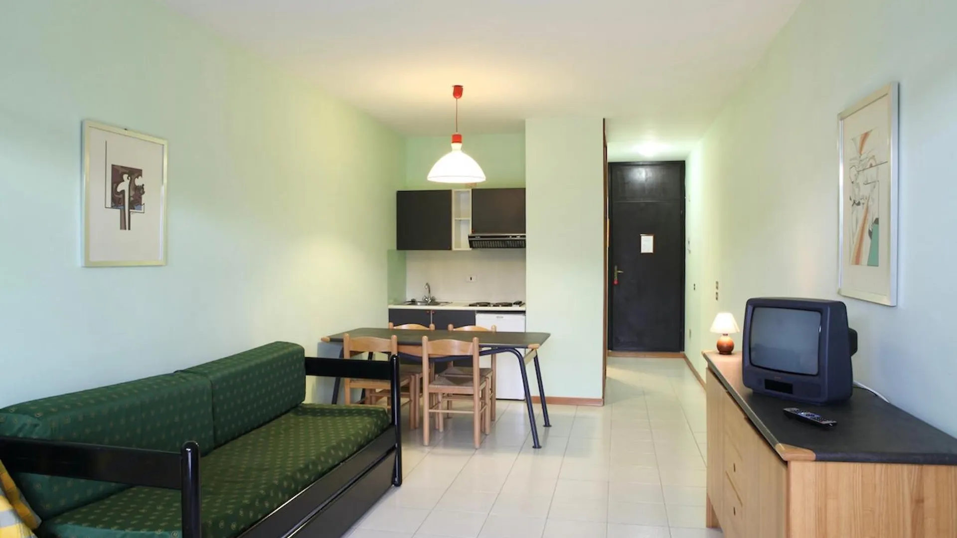 Isa-Holiday Homes With Common Swimming-Pool In Marina Di Bibbona From 400 To 900 Meters From The Sea 0*,